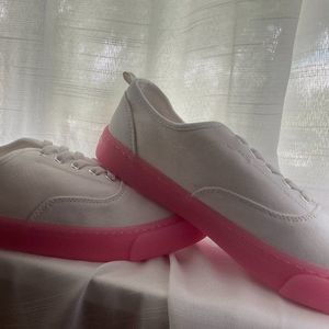 NWOT Old Navy Sneakers White/Hot Pink Kids Size 5 Womens Size 7